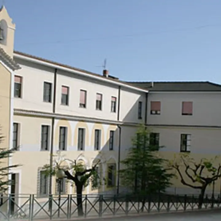 Covid, 23 anziani positivi nella Rsa di Cassano allo Jonio: giovedì in 30 erano stati vaccinati