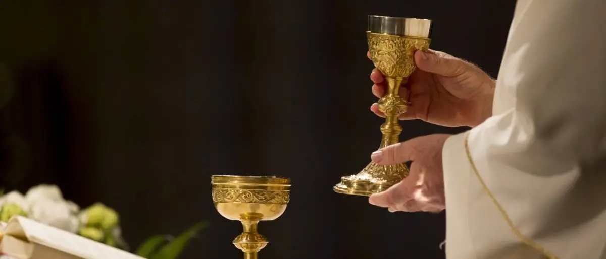 Covid Cosenza, sacerdote celebra la messa poi scopre di essere positivo