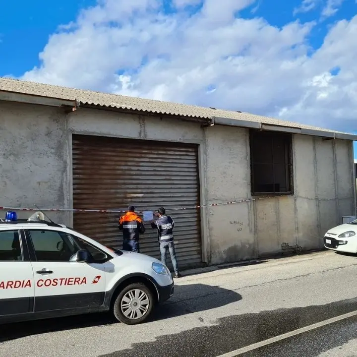 Vibo, sequestrata area demaniale marittima e sigilli a un capannone con amianto