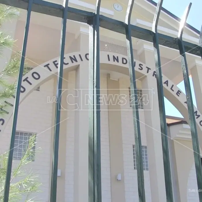 «I giovani non vogliono dimenticare», la Giornata della Memoria all'Istituto Monaco di Cosenza