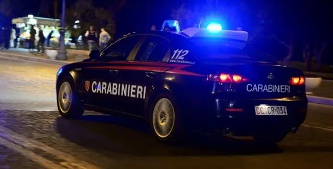 Tragedia familiare nel Torinese: uccide moglie e figlio di 5 anni, poi tenta il suicidio