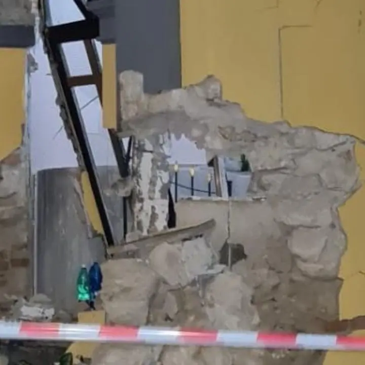 Cessaniti, auto impatta contro la chiesa di San Basilio: danni alla struttura