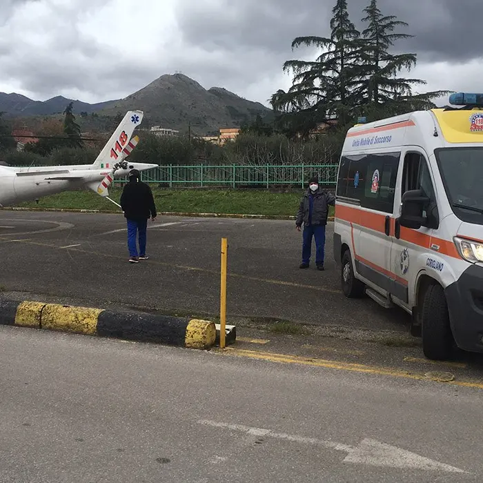 Morano Calabro, auto si ribalta: 91enne trasferito in elisoccorso all'ospedale