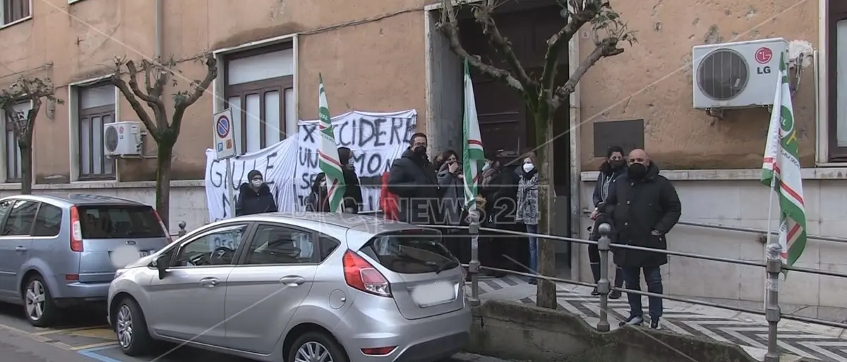 Cosenza, assistenza disabili e dializzati a rischio: «Il Comune trovi una soluzione»