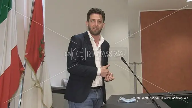 Corigliano-Rossano, 27 alunni diffidano il sindaco: «Si prolunghi la didattica a distanza»