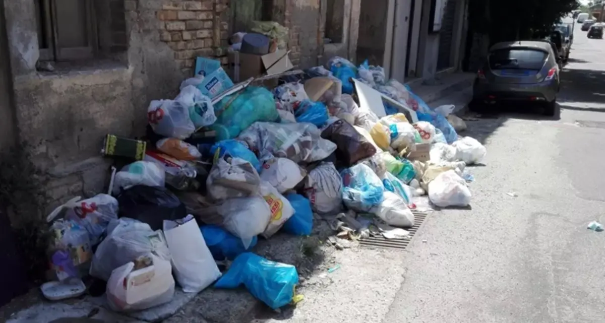 Reggio Calabria, nuovo piano rifiuti: a marzo il bando per affidare il servizio