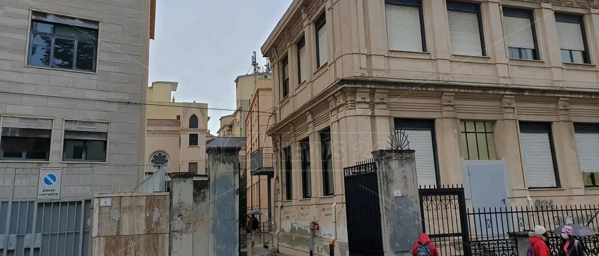 Scuola Calabria, il rientro degli studenti delle superiori tra timori e voglia di normalità