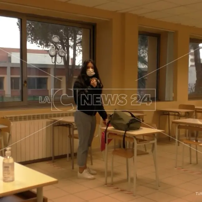 Scuola Calabria, effetto-ordinanza Spirlì: in diversi istituti le aule restano semivuote