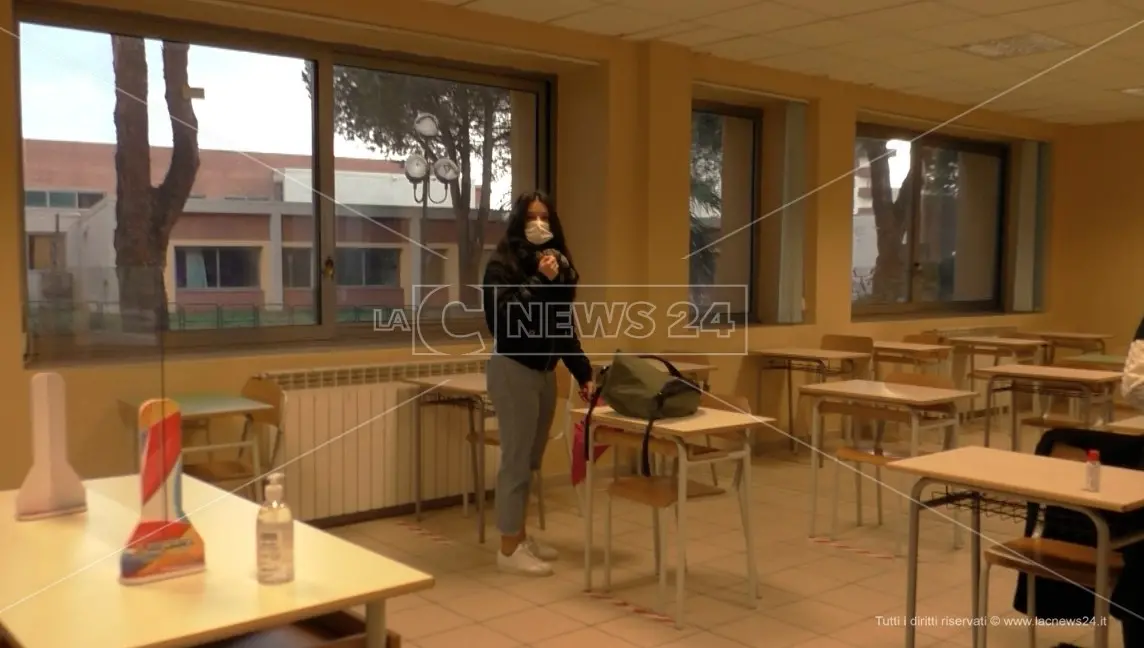 Scuola Calabria, effetto-ordinanza Spirlì: in diversi istituti le aule restano semivuote