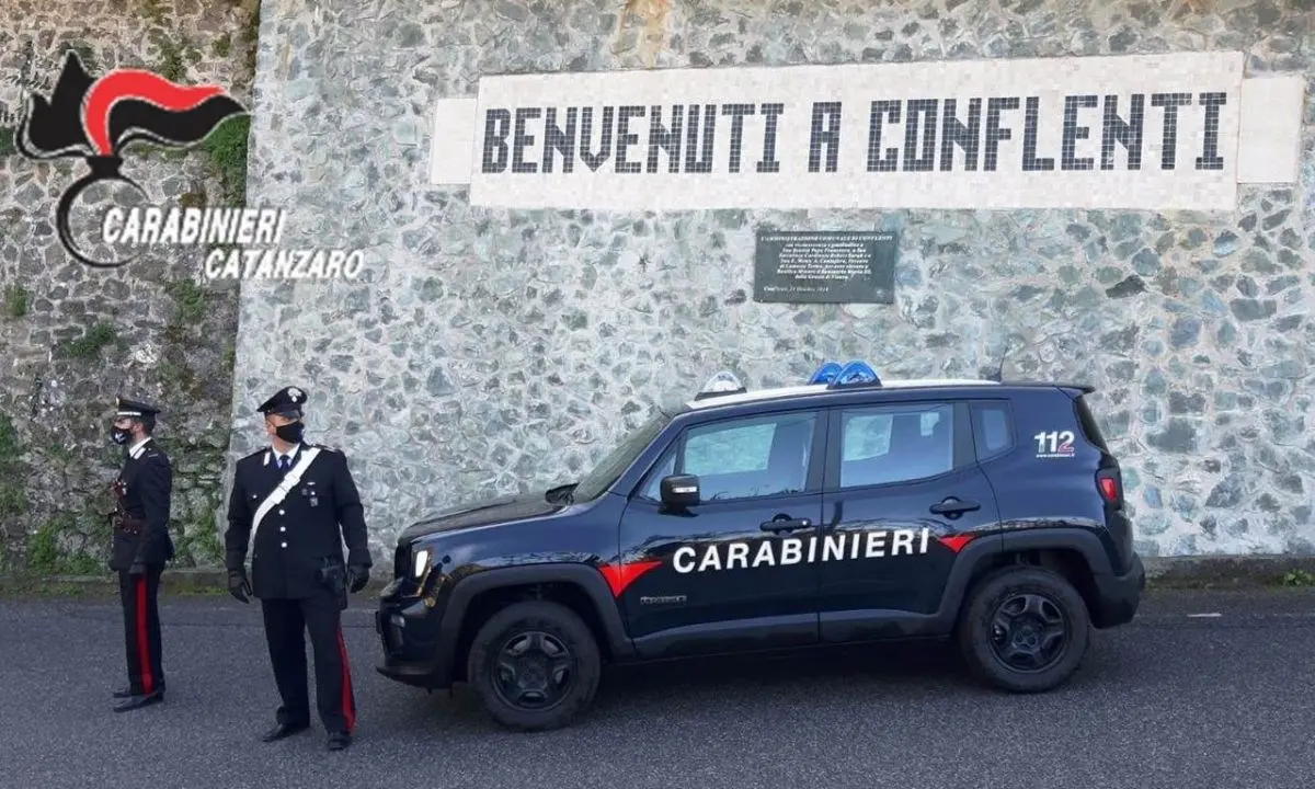 Sonniferi nel caffè, badanti arrestati per furto in casa di anziani nel Catanzarese