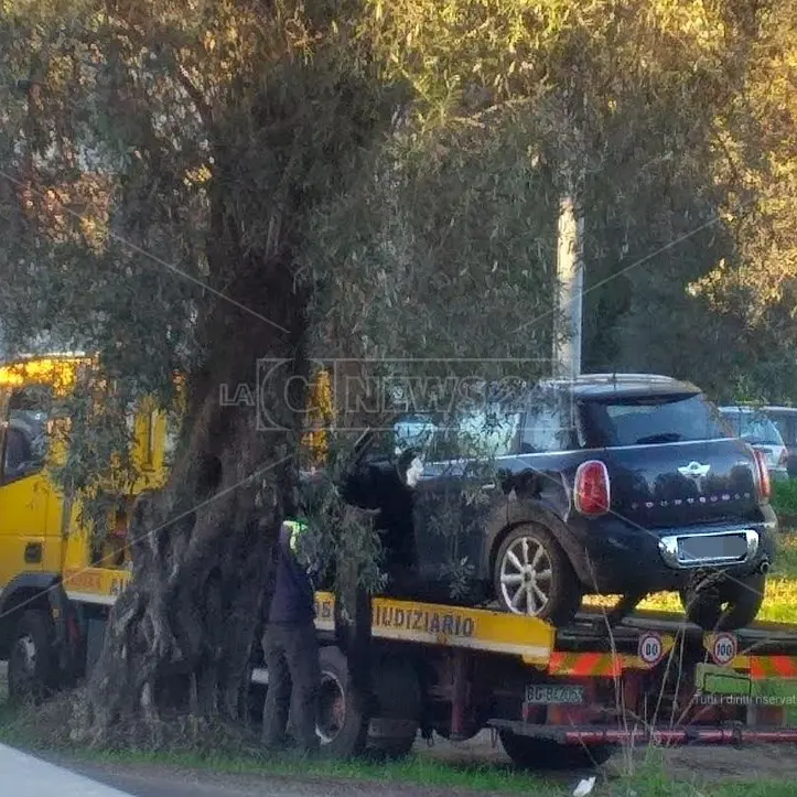 Incidente mortale a Gioia Tauro, perde il controllo dell’auto e finisce in un terreno