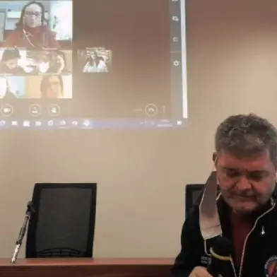 Scuole, scontro genitori-Regione nella diretta Facebook. Savaglio: «Non so che dire»