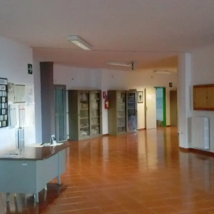 Covid Tortora, chiuse due scuole medie: alcuni alunni positivi