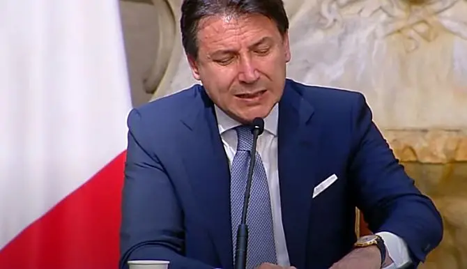 Governo, Conte: «Non entrerò nell’esecutivo ma non volterò le spalle a Draghi»