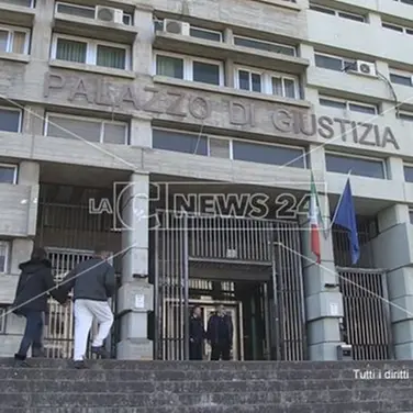 Cosenza, bancarotta fraudolenta: disposto il sequestro di sette società