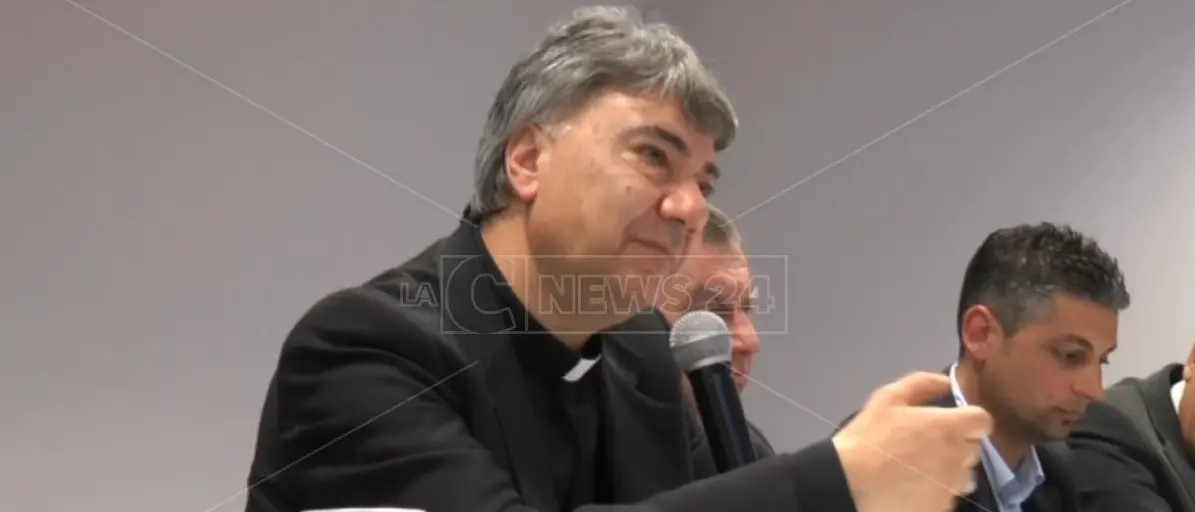 Covid, il calabrese neo vescovo di Napoli Mimmo Battaglia è positivo