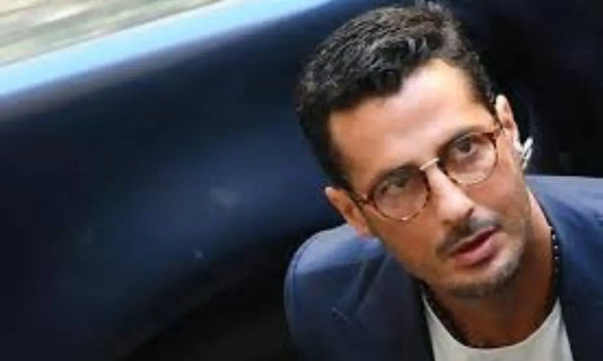 Fabrizio Corona depone al Tribunale di Locri, i fatti riguardano l'acquisto di casa sua