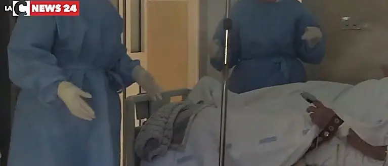 Covid Calabria, lieve calo dei casi: 198 nuovi contagi ma 6 morti nel bollettino