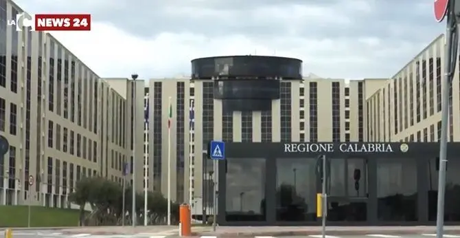 Regione, il sindacato: «Termoscanner non sempre funzionante e ingressi incontrollati»