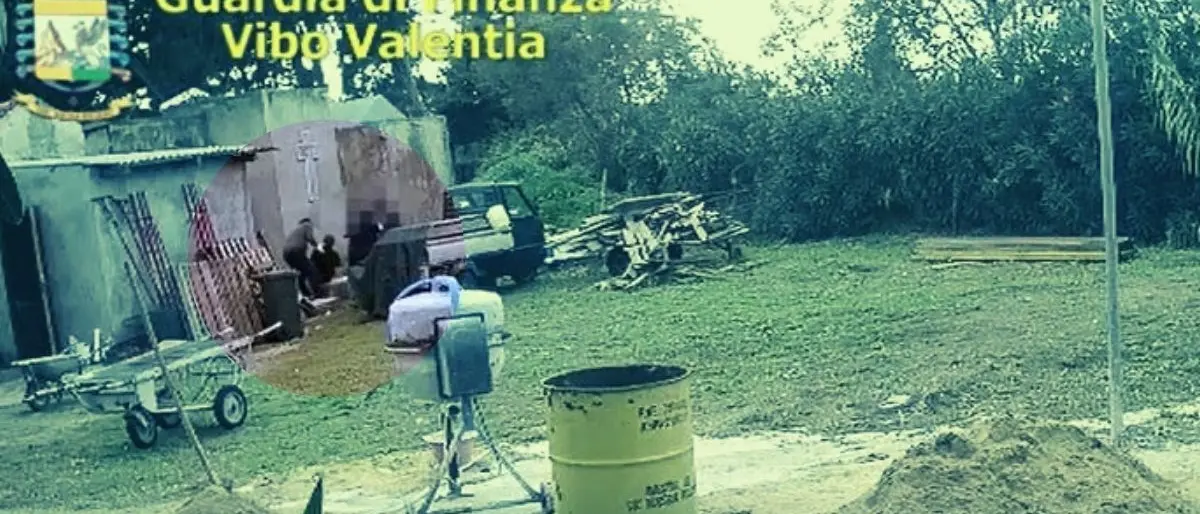 Cimitero degli orrori a Tropea, la denuncia di un avvocato chiama in causa il sindaco