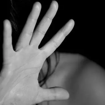 Reggio Calabria, aggredisce l'ex davanti al figlio: arrestato 28enne
