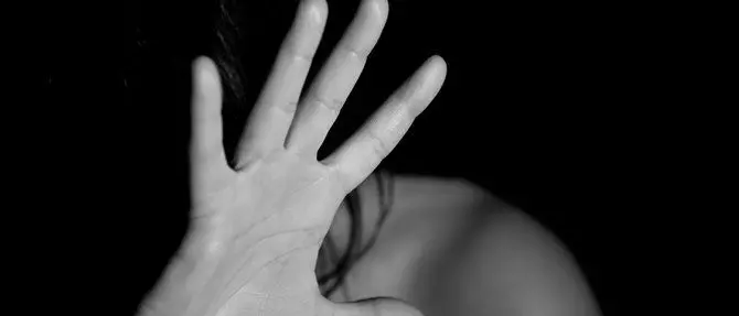 Reggio Calabria, aggredisce l'ex davanti al figlio: arrestato 28enne