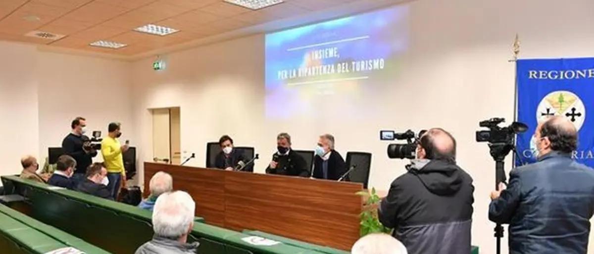 Turismo, vertice in Regione: «Rilanciare il settore e rendere la Calabria protagonista»
