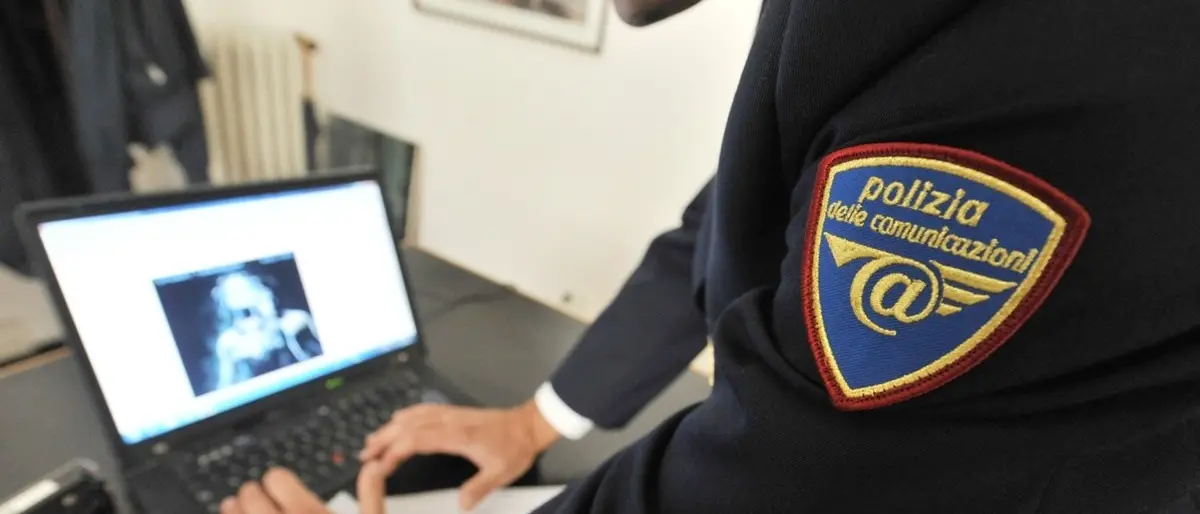 Pedopornografia online, 24enne arrestato dalla polizia nel Reggino