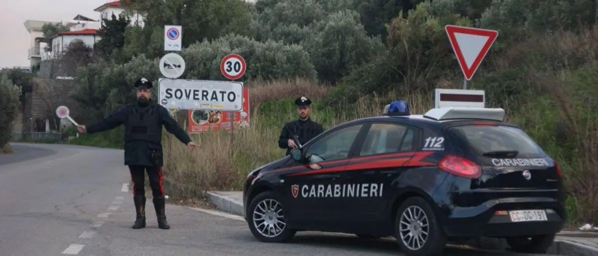 Controlli serrati nel Catanzarese: due arresti e attività commerciali sospese