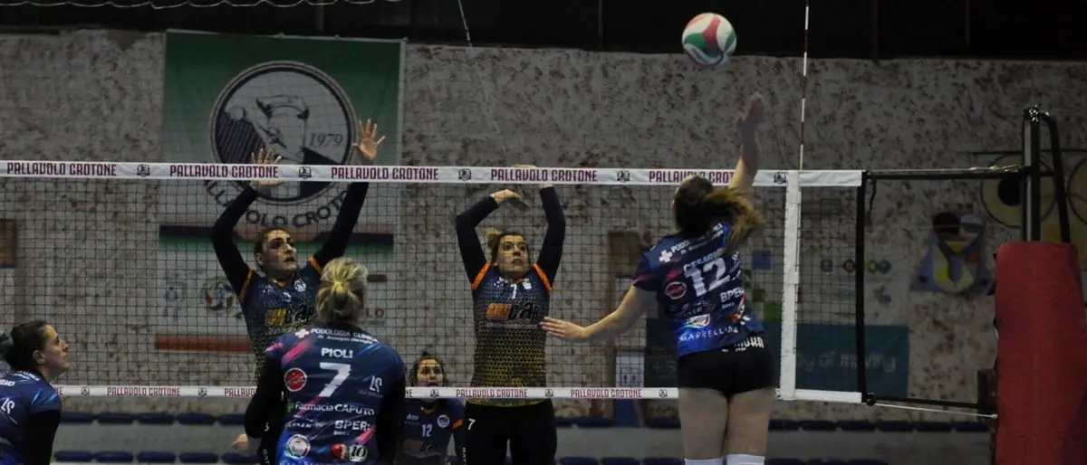 Pallavolo, le ragazze della Poseidon Crotone vincono 3 a 0 con la Battipagliese