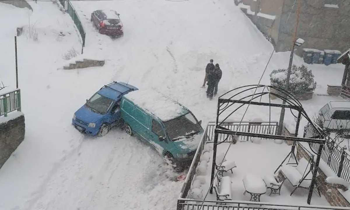 San Giovanni in Fiore paralizzata per la neve, la difesa del sindaco: «Evento inaspettato»