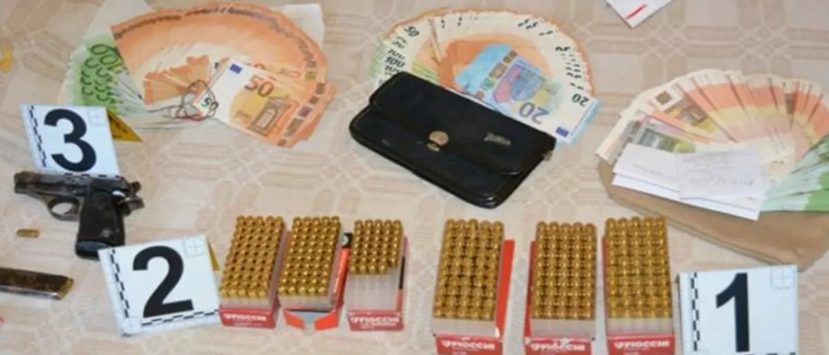 Pistola e munizioni in casa, la polizia arresta un 61enne nel Vibonese