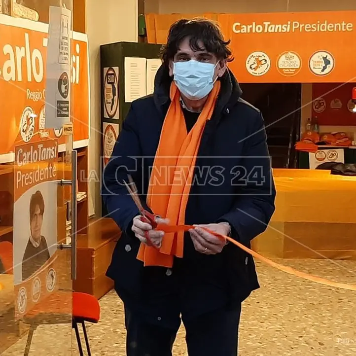 Reggio, Tansi inaugura la sede e conferma l’intesa con i 5s in chiave anti-Pd
