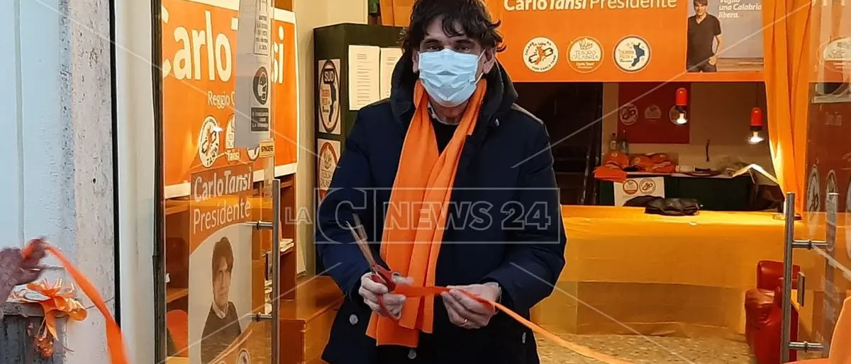 Reggio, Tansi inaugura la sede e conferma l’intesa con i 5s in chiave anti-Pd