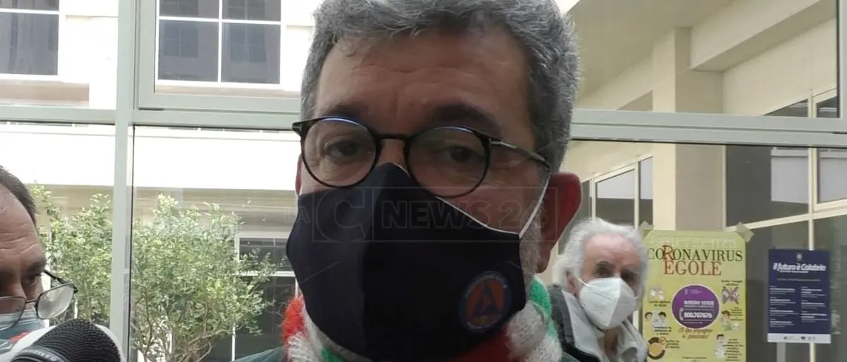 Scuole Calabria, Spirlì aggiusta il tiro: «Chiusura di 15 giorni è una proposta, serve ok sindacati»