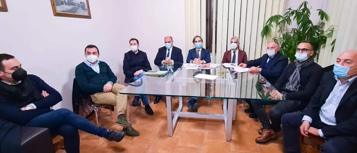 Strutture sanitarie e piano vaccinale, i sindaci del Reggino criticano l'Asp