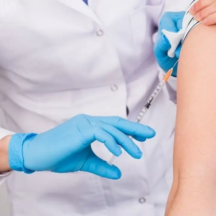Caos vaccini: a Taurianova l'Asp prima convoca i docenti, poi rinvia tutto «a data da destinarsi»