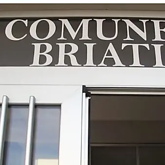 Covid Briatico, 37 casi e intere famiglie contagiate. Il sindaco invita a una: «quarantena scrupolosa»