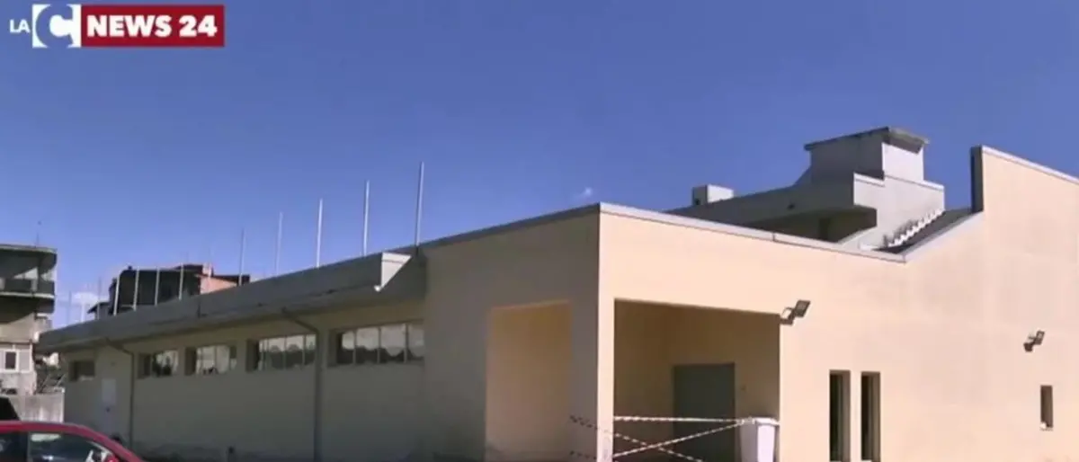 Chiusura centro vaccinale Taurianova, sindaco di Palmi: «Ennesimo pasticcio alla calabrese»