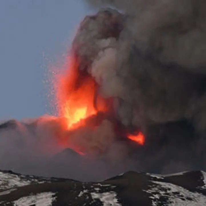 Etna: nuova eruzione nella notte con fontane di lava alte un chilometro