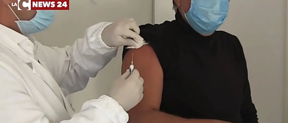 Cetraro, al via la campagna di vaccinazione anti-Covid per gli ultra ottantenni