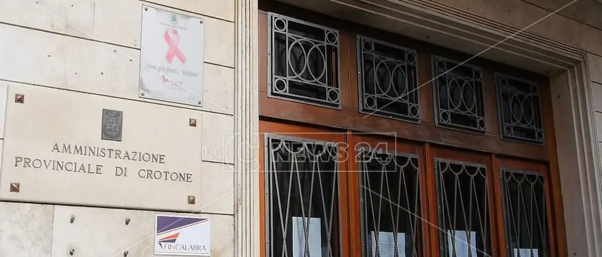 Rinvio elezioni provinciali, a Crotone Fratelli d’Italia insorge: «Il giochetto è riuscito»