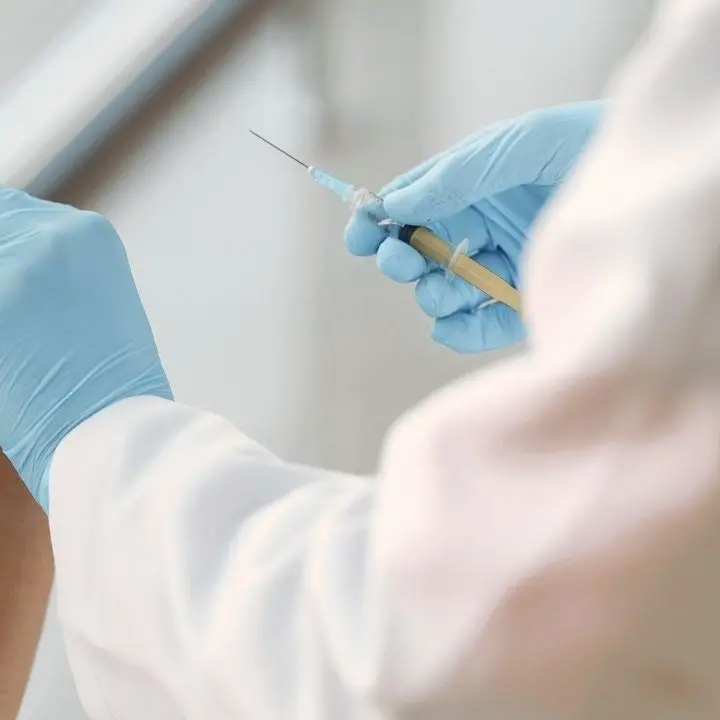 Prof fuorisede senza vaccino: altre Regioni non li immunizzano e in Calabria non sono in lista