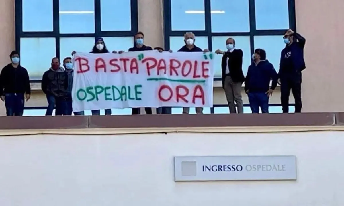 Ospedale Cariati declassato: la sindaca Greco pronta a consegnare la fascia tricolore