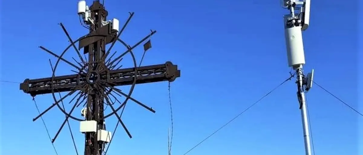 Cassano, parte la campagna per rimuovere le antenne sulla croce del Castello