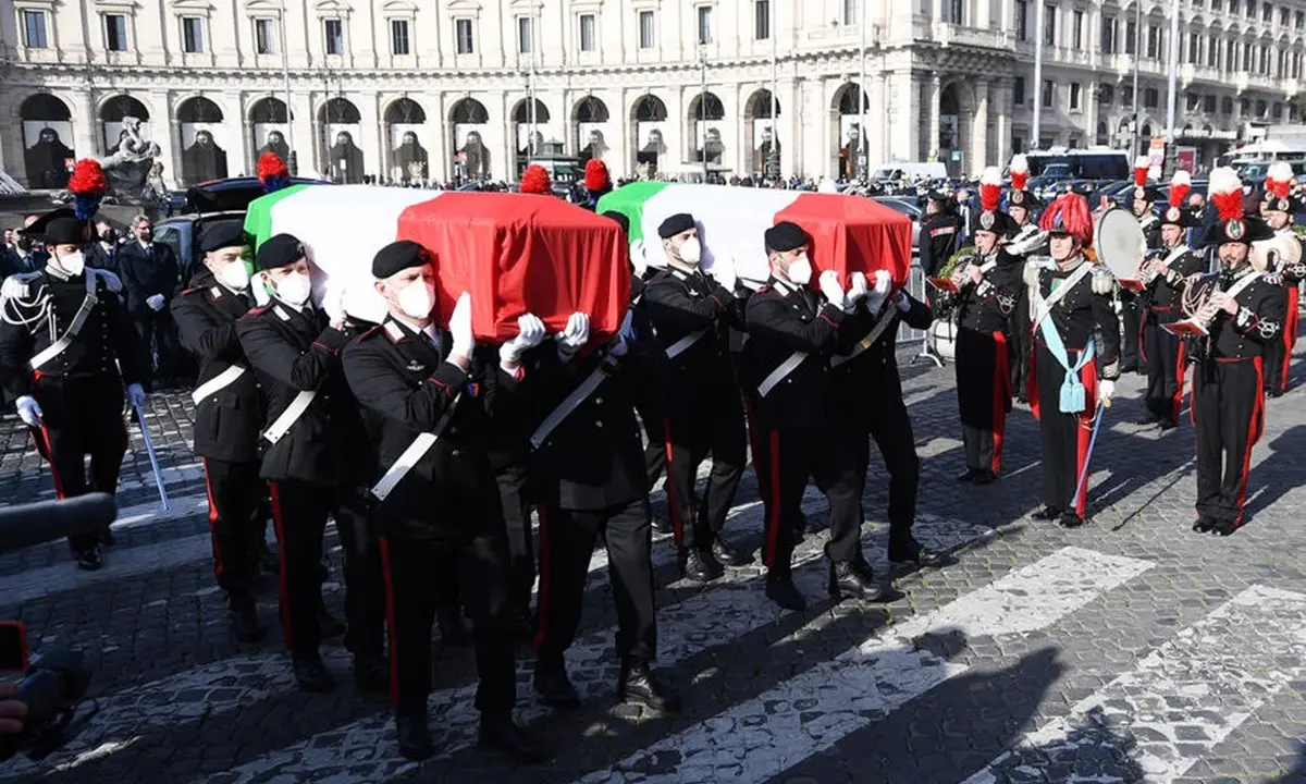 Roma, funerali di Stato per l'ambasciatore e il carabiniere uccisi in Congo