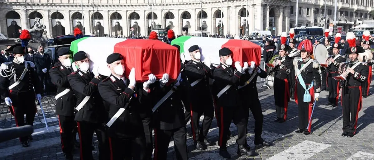 Roma, funerali di Stato per l'ambasciatore e il carabiniere uccisi in Congo