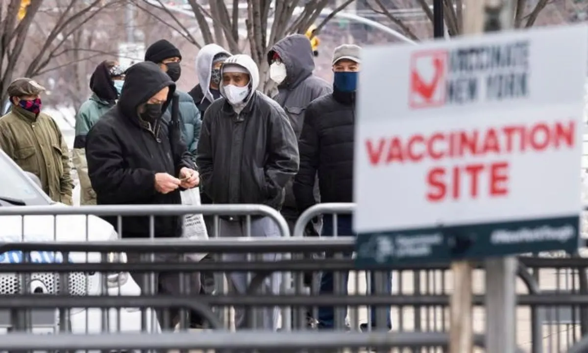 Covid, spunta nuova variante di New York: potrebbe allentare efficacia vaccini