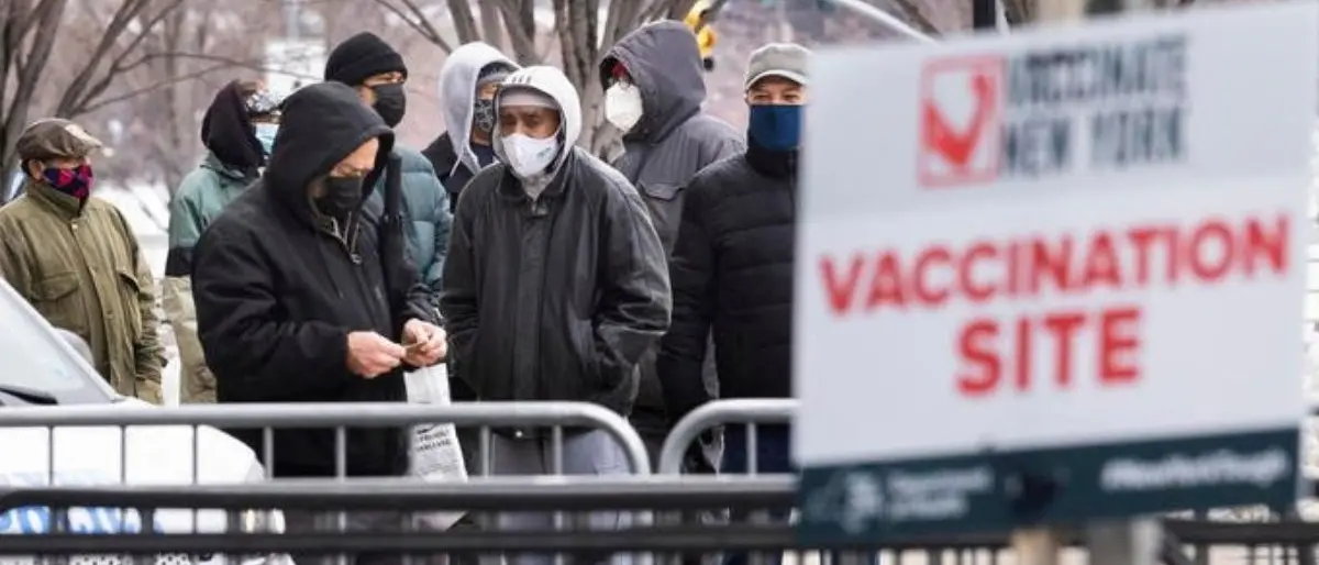 Covid, spunta nuova variante di New York: potrebbe allentare efficacia vaccini