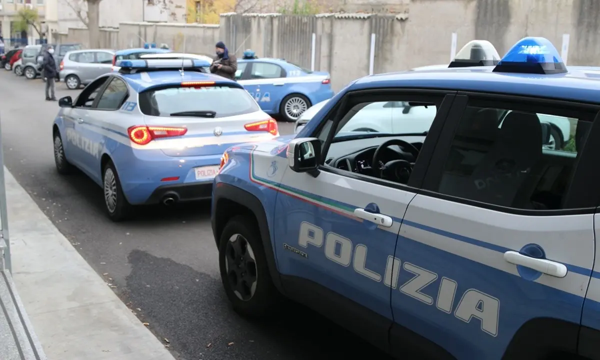 Corigliano-Rossano, vendeva coca dal balcone di casa: arrestato 31enne